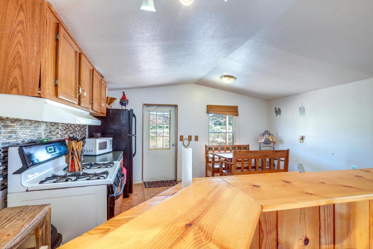Charming Santa Rosa Home With Mountain Views And Porch エクステリア 写真
